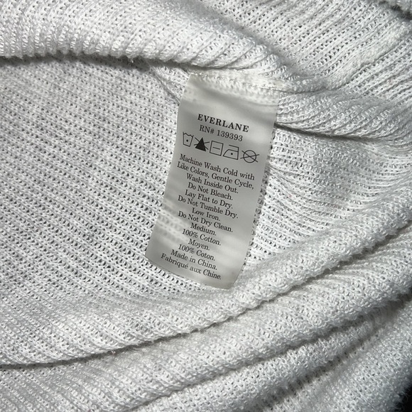 Everlane The Cotton V-Neck Sweater in Light Heathered Grey Size M - Picture 9 of 9